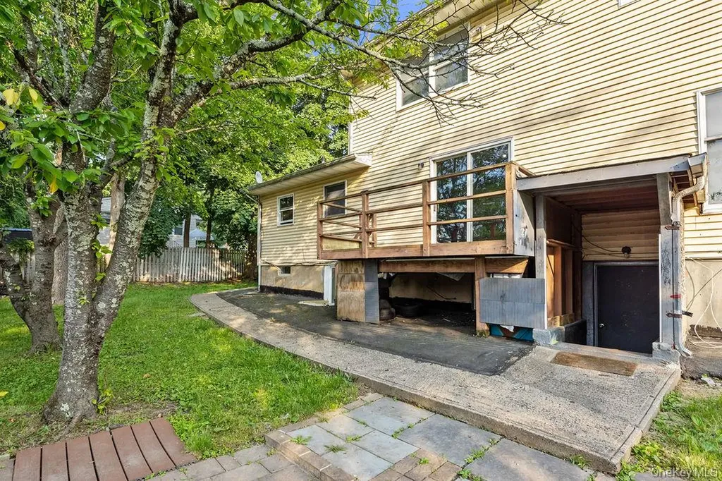 12 Gillis Avenue Nyack NY 10960