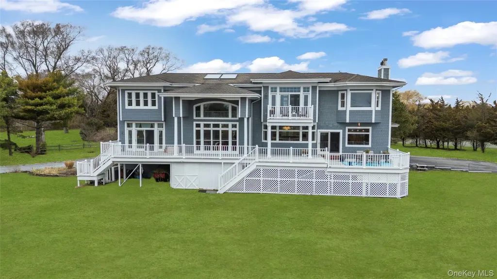 14 S Country Road Westhampton NY 11977