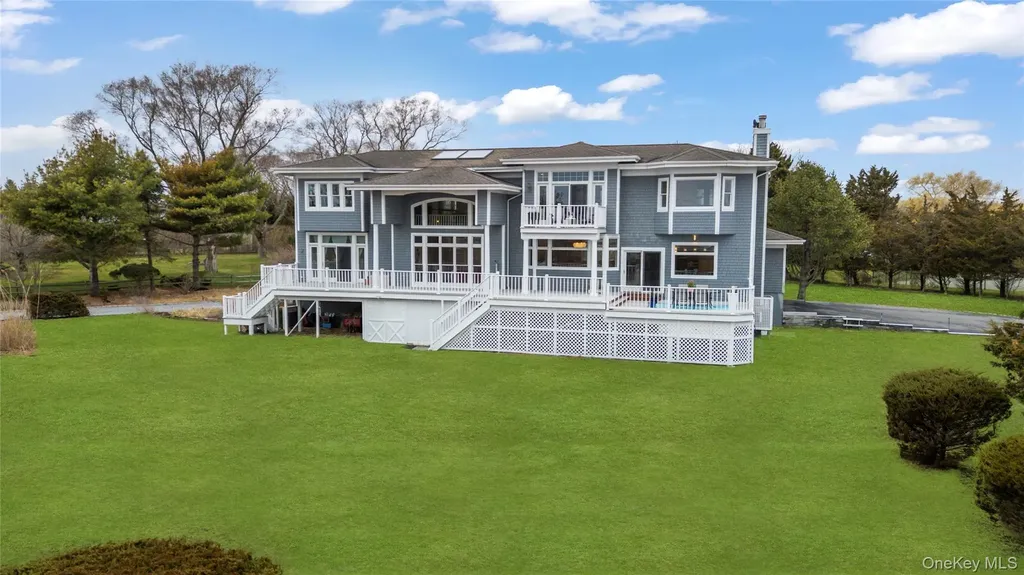 14 S Country Road Westhampton NY 11977