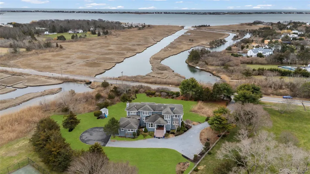 14 S Country Road Westhampton NY 11977