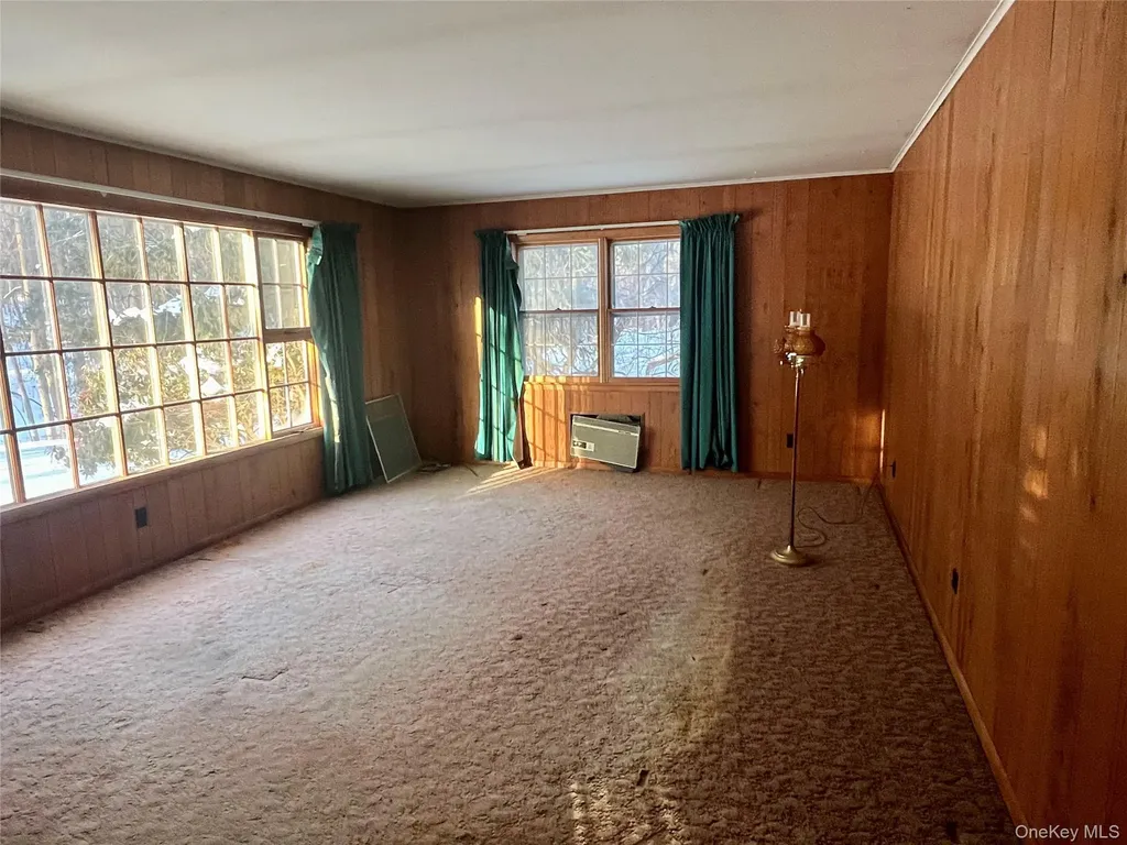 35 Sandi Drive Poughkeepsie NY 12603