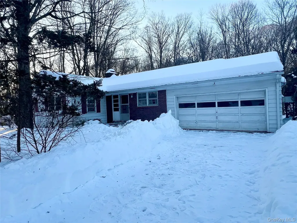 35 Sandi Drive Poughkeepsie NY 12603