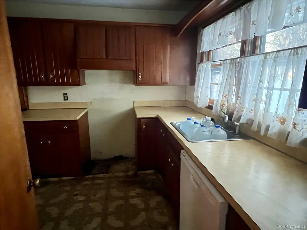 35 Sandi Drive Poughkeepsie NY 12603