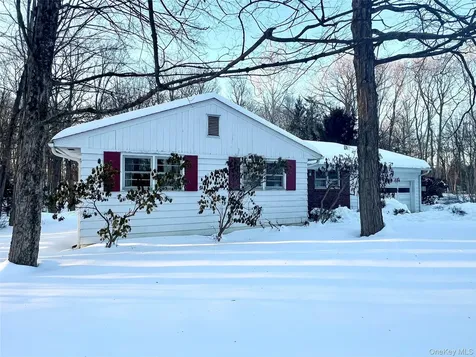 35 Sandi Drive Poughkeepsie NY 12603