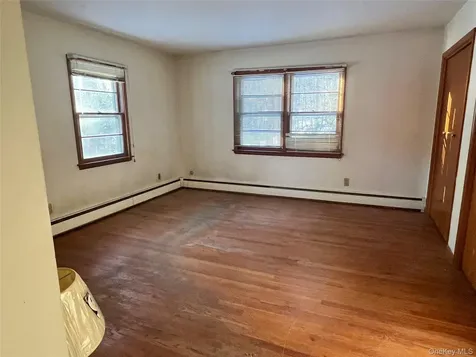 35 Sandi Drive Poughkeepsie NY 12603