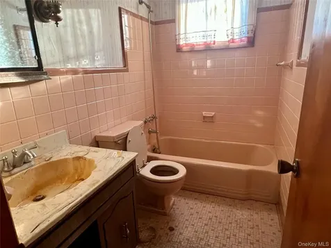 35 Sandi Drive Poughkeepsie NY 12603