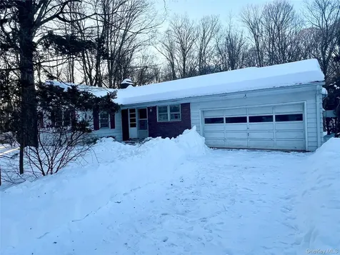 35 Sandi Drive Poughkeepsie NY 12603