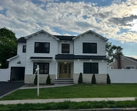 26 Essex Road Bethpage NY 11714