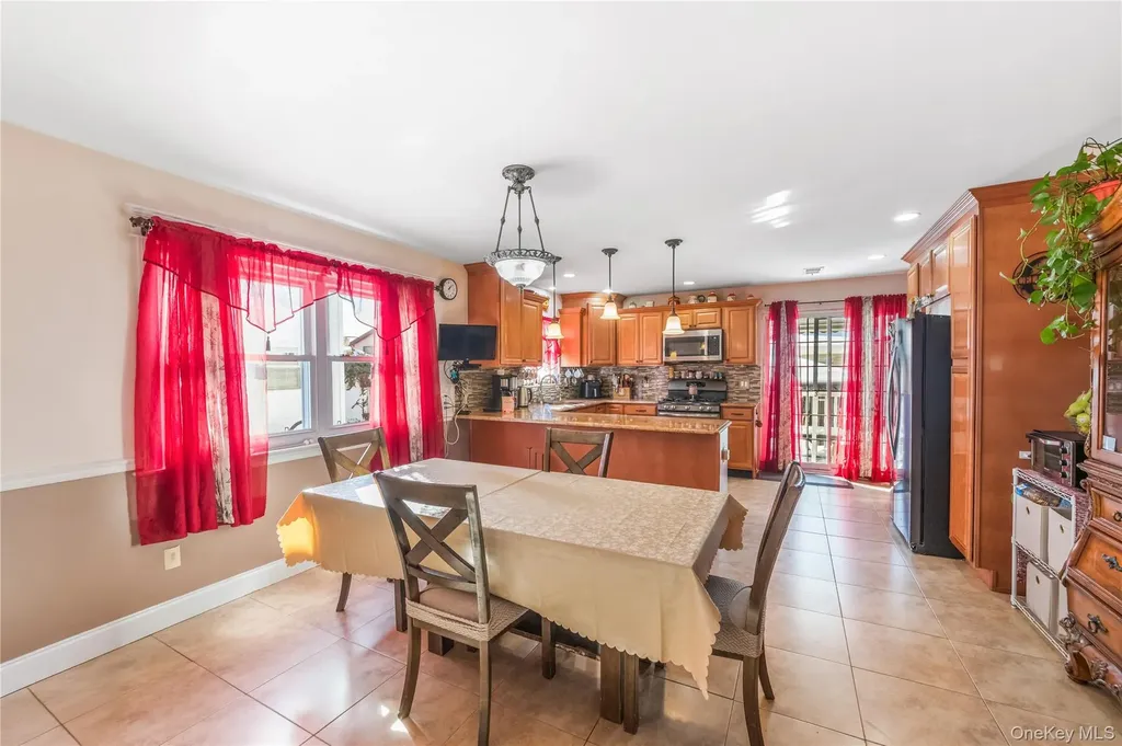 588 Yetman Avenue Staten Island NY 10307