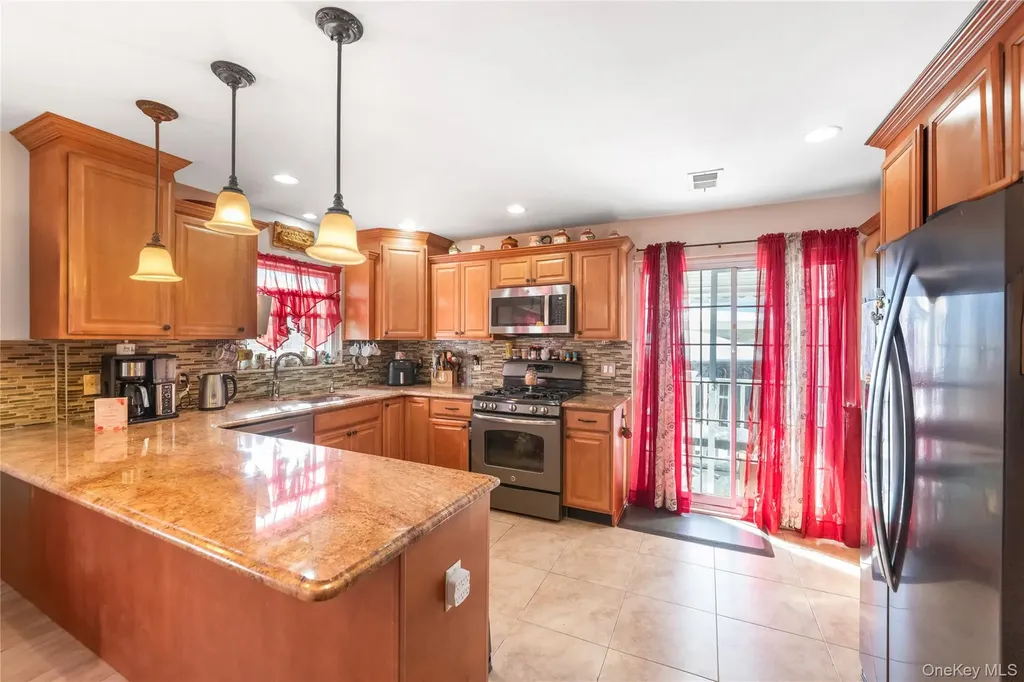 588 Yetman Avenue Staten Island NY 10307