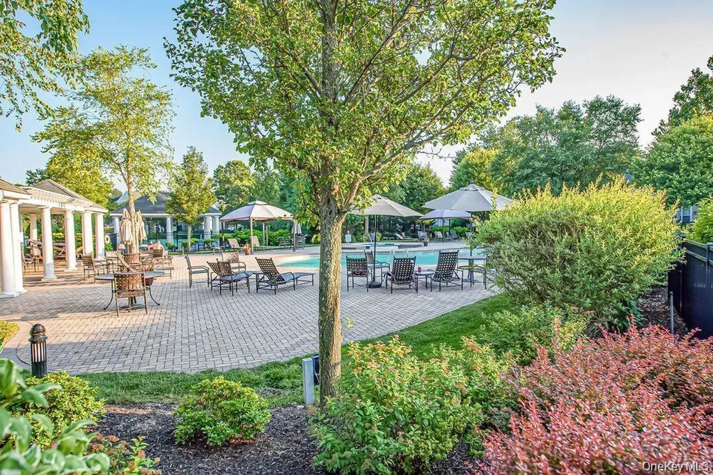 171 Symphony Drive Lake Grove NY 11755