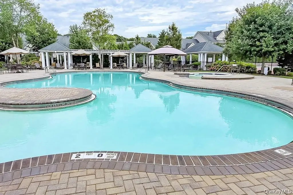 171 Symphony Drive Lake Grove NY 11755