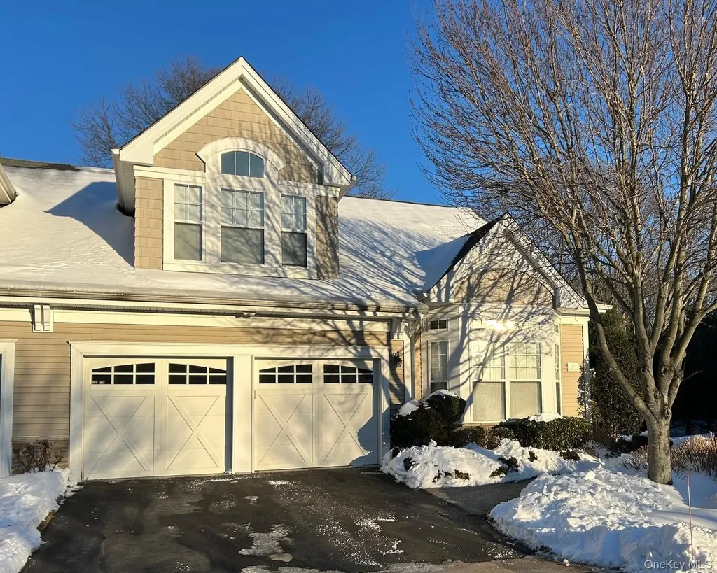 171 Symphony Drive Lake Grove NY 11755