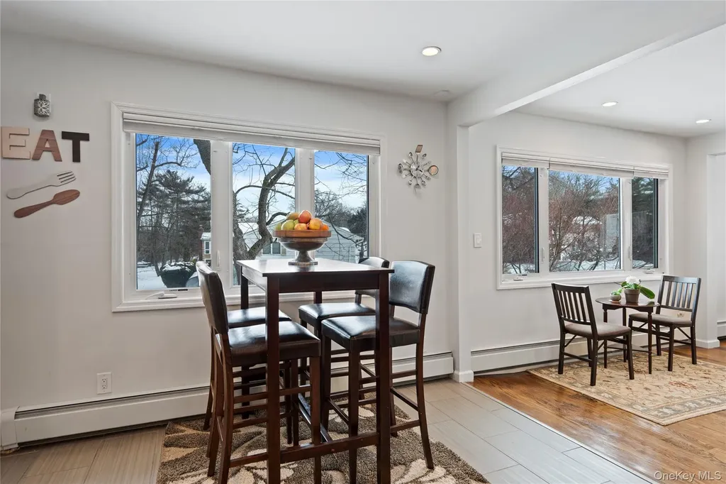 24 Jeffrey Lane Great Neck NY 11020