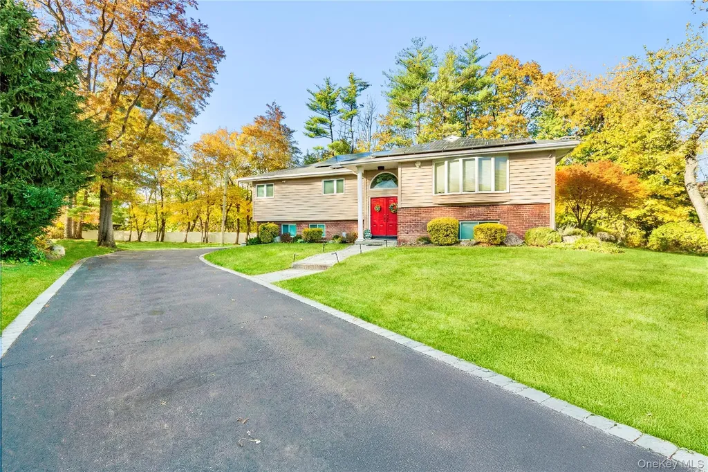 24 Jeffrey Lane Great Neck NY 11020