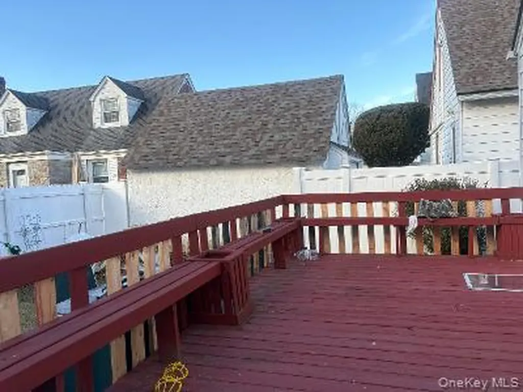 980 Wallace Avenue North Baldwin NY 11510