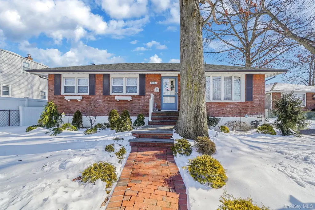 2009 Newbridge Road Bellmore NY 11710