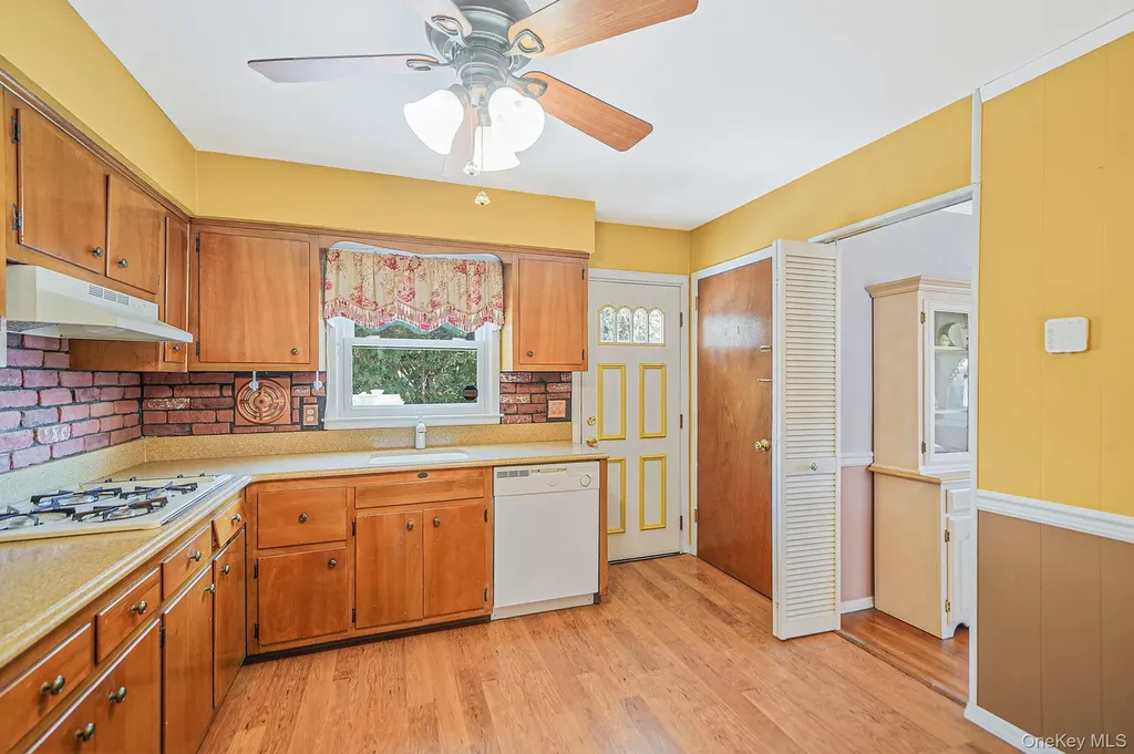 2009 Newbridge Road Bellmore NY 11710