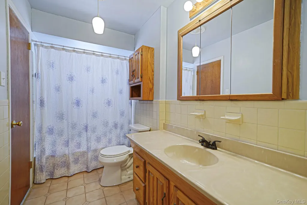 2009 Newbridge Road Bellmore NY 11710