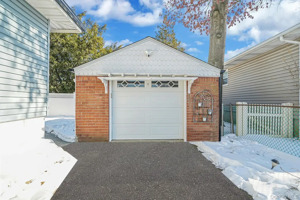 2009 Newbridge Road Bellmore NY 11710