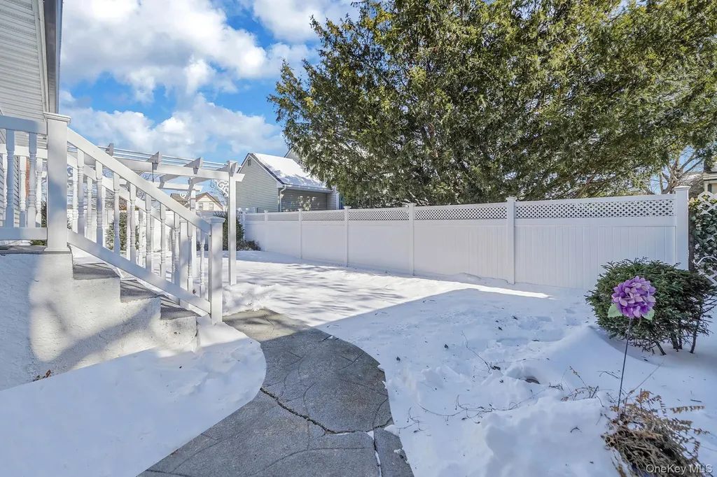 2009 Newbridge Road Bellmore NY 11710