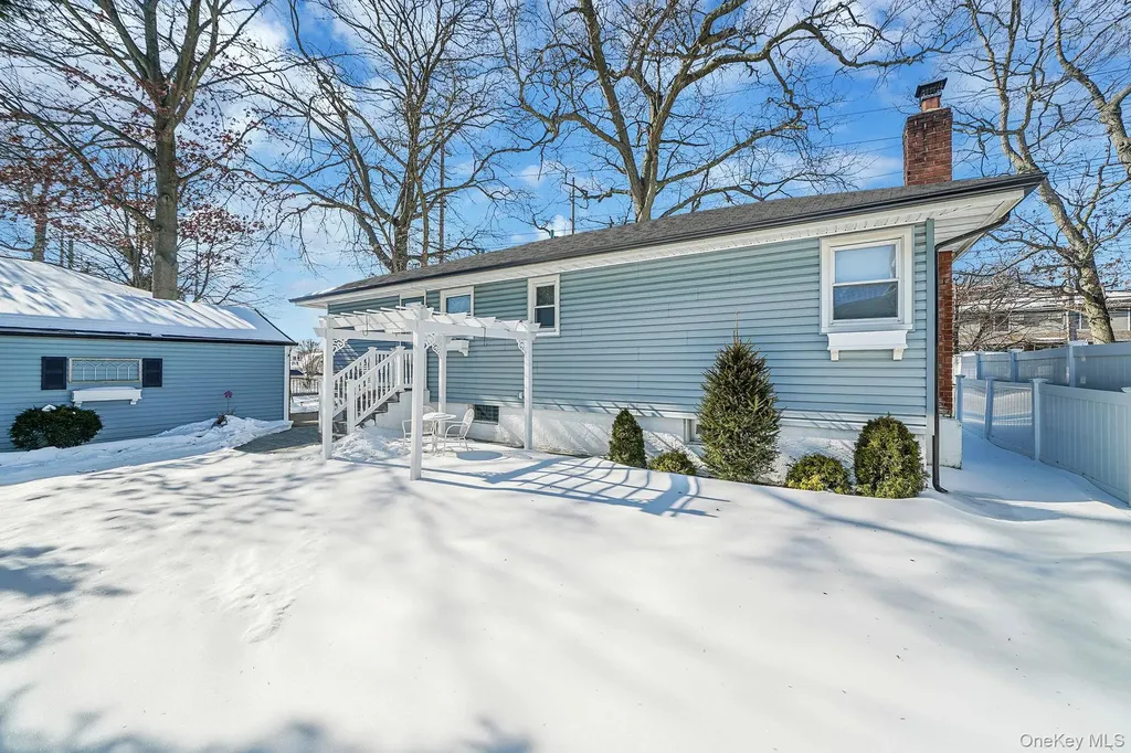 2009 Newbridge Road Bellmore NY 11710