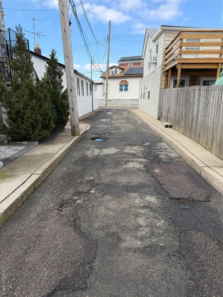 308 E 8th Road Broad Channel NY 11693