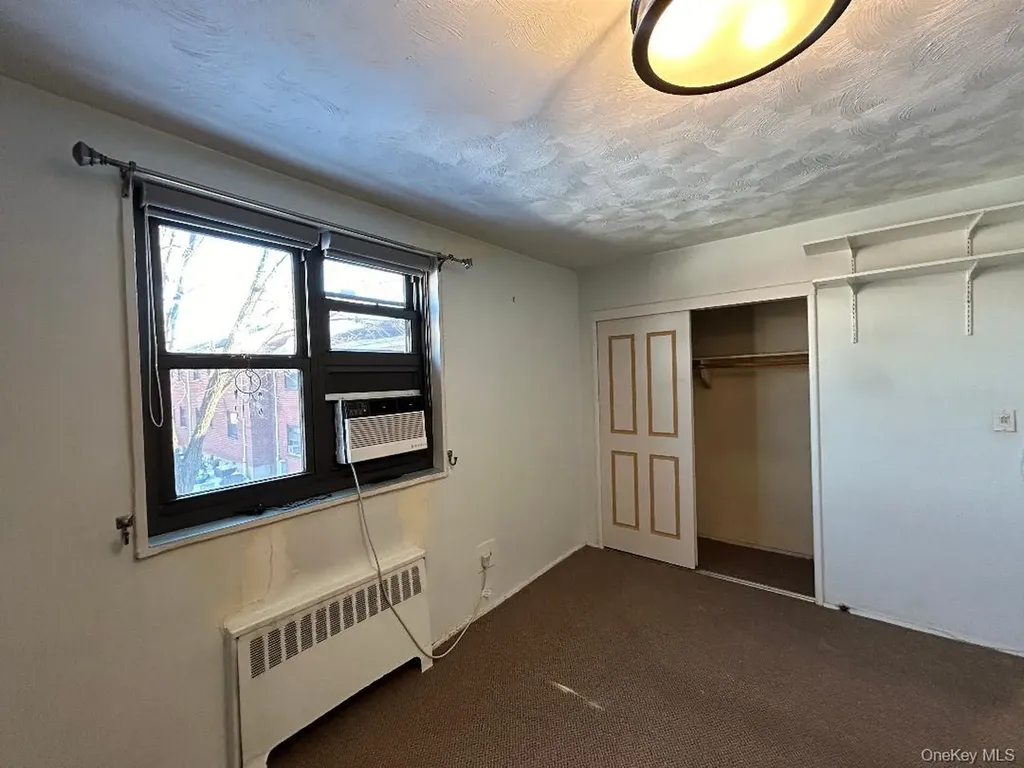 16-41 160 Whitestone NY 11357