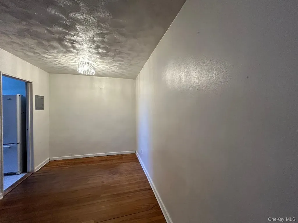 16-41 160 Whitestone NY 11357
