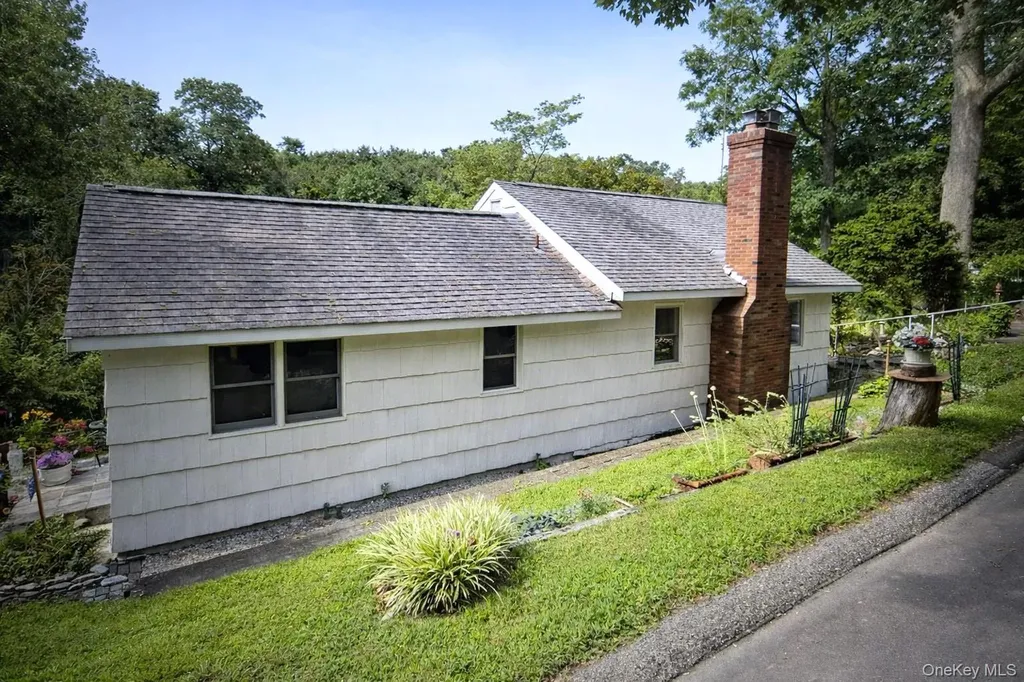 22 Hill Road Saint James NY 11780