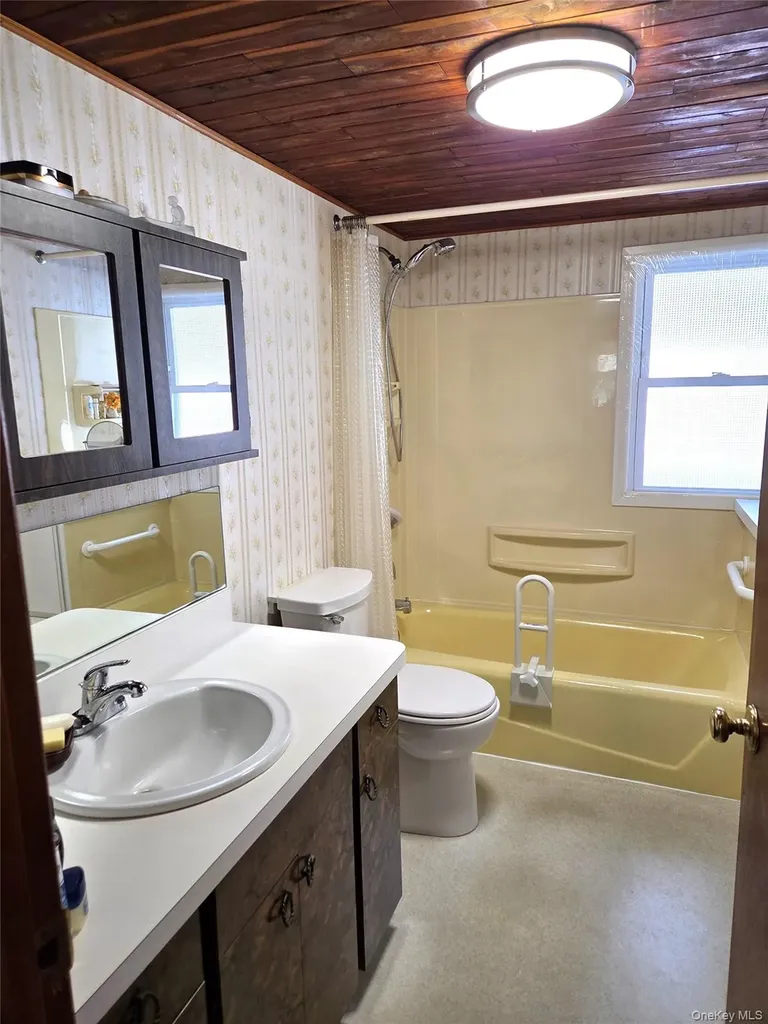 22 Hill Road Saint James NY 11780
