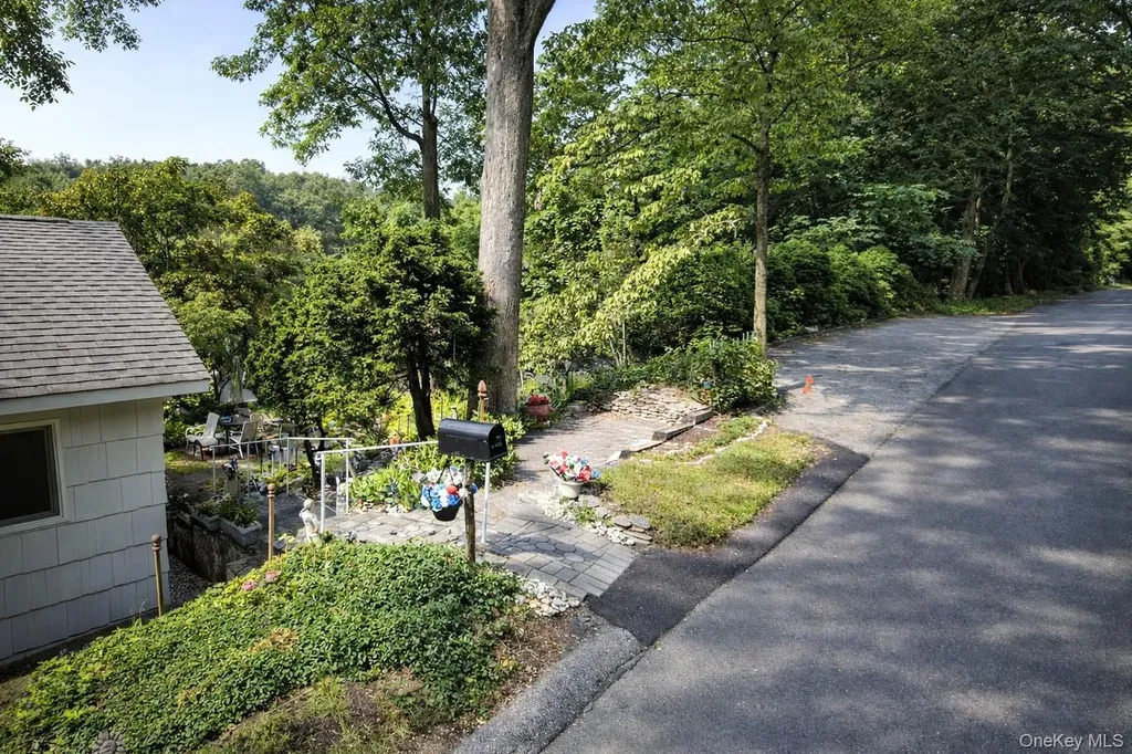 22 Hill Road Saint James NY 11780