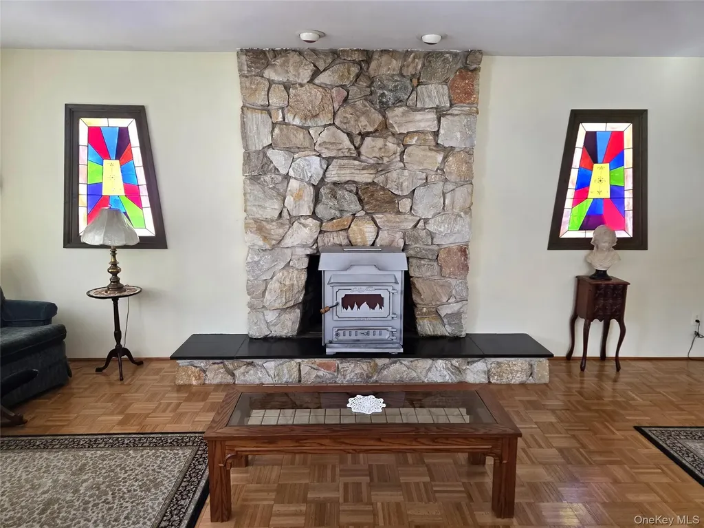 22 Hill Road Saint James NY 11780