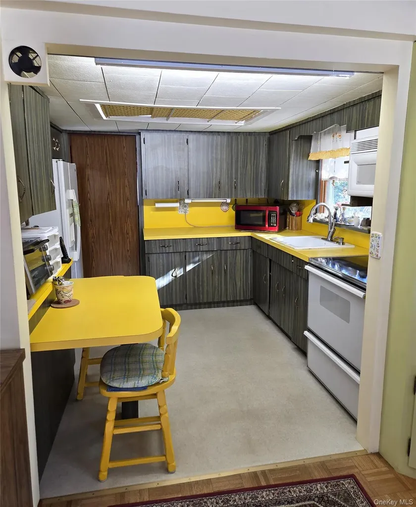 22 Hill Road Saint James NY 11780