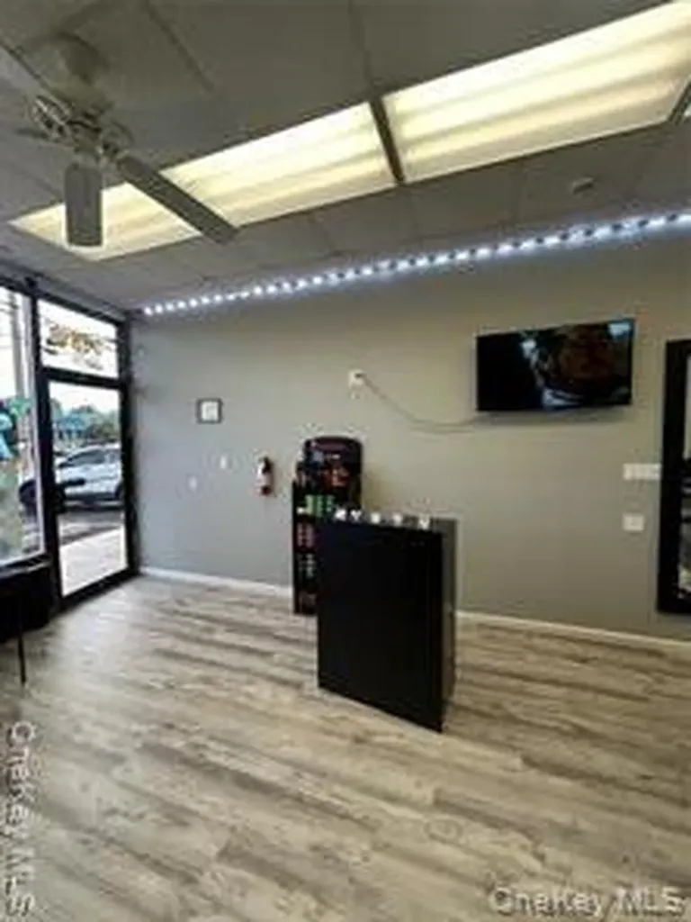 3381 Merrick Road Wantagh NY 11793