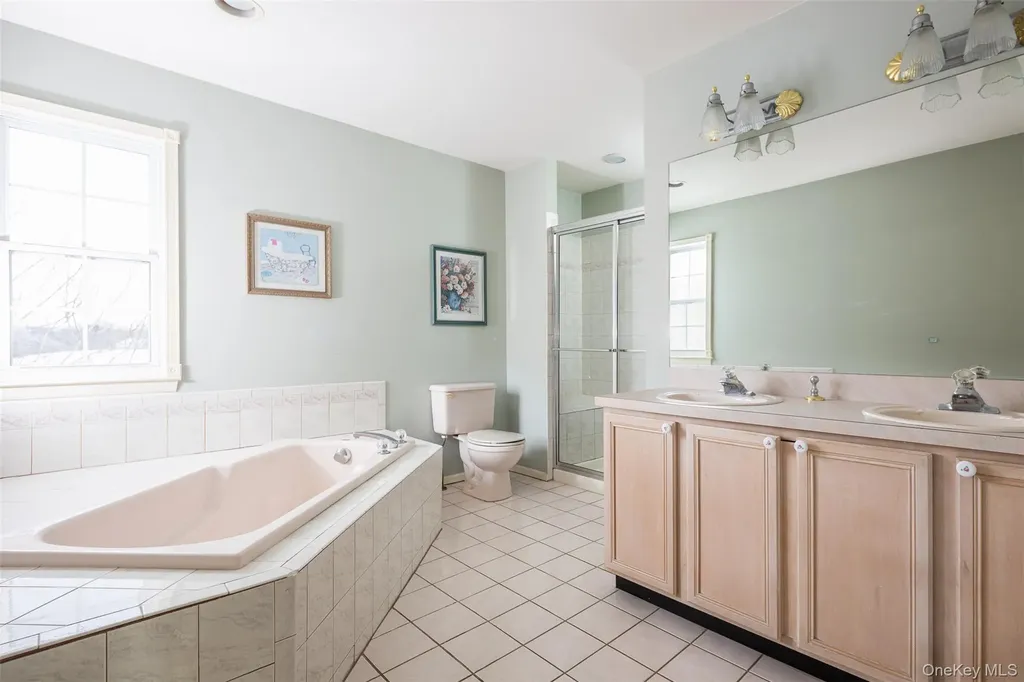 125 Northgate Circle Baiting Hollow NY 11933