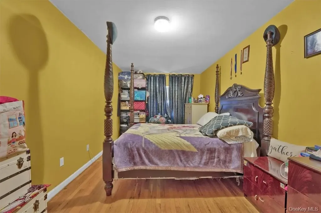 931 E 216th Street Bronx NY 10469