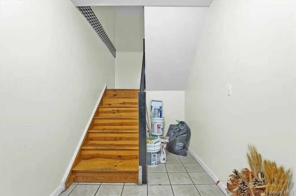 931 E 216th Street Bronx NY 10469