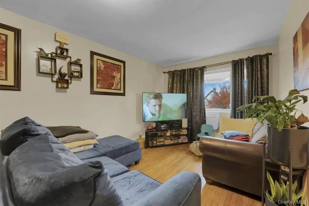 931 E 216th Street Bronx NY 10469