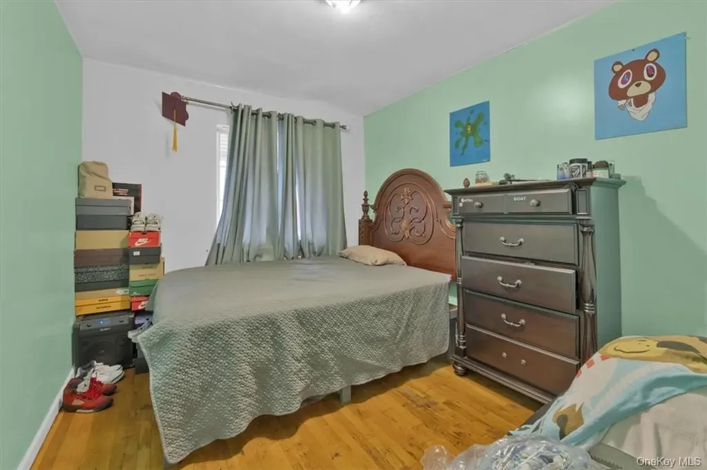 931 E 216th Street Bronx NY 10469