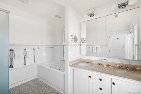 165 Lily Pond Lane East Hampton NY 11937