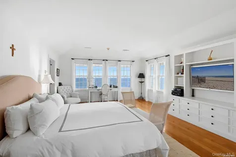 165 Lily Pond Lane East Hampton NY 11937