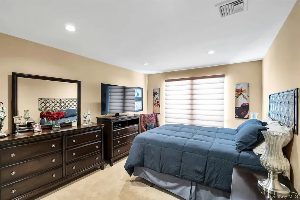 7 Albertson Lane Old Westbury NY 11568
