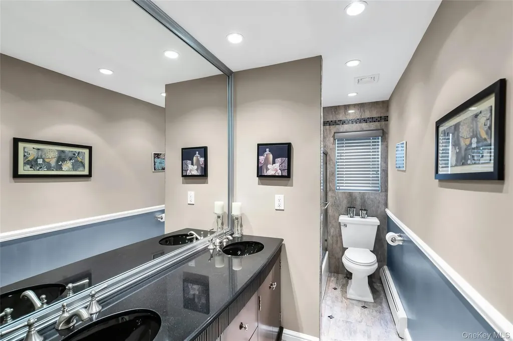 7 Albertson Lane Old Westbury NY 11568