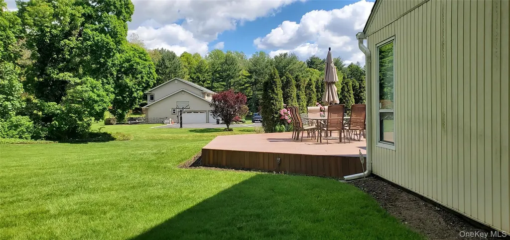 7 Albertson Lane Old Westbury NY 11568