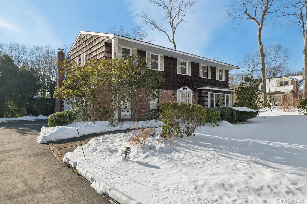 10 Sarah Drive Dix Hills NY 11746