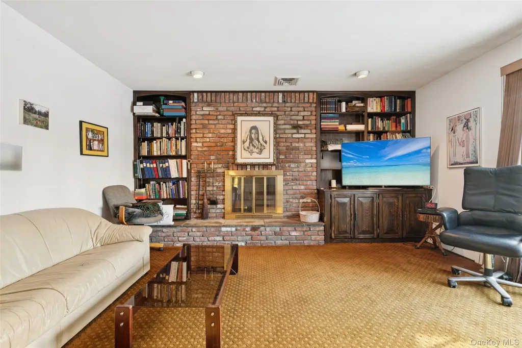 10 Sarah Drive Dix Hills NY 11746