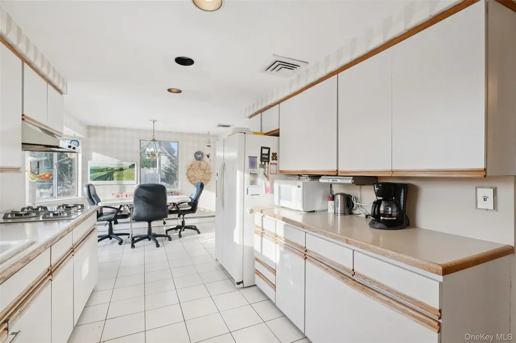 10 Sarah Drive Dix Hills NY 11746
