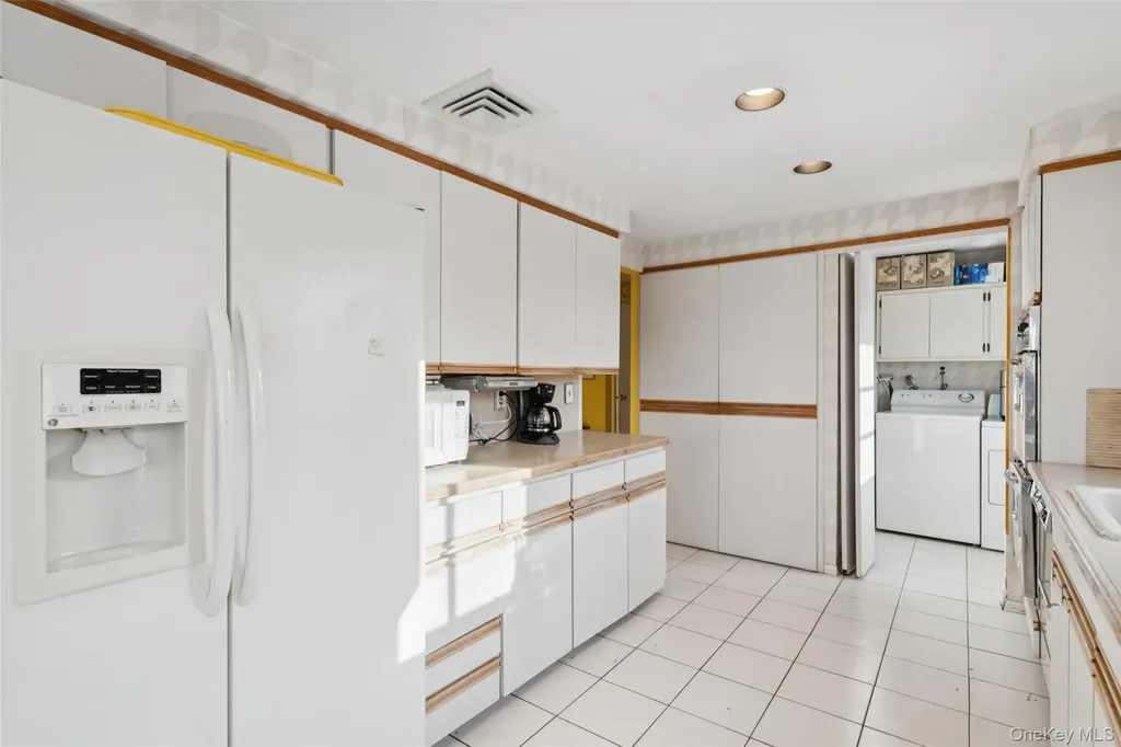 10 Sarah Drive Dix Hills NY 11746