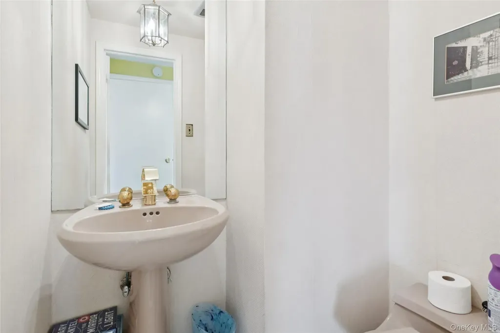 10 Sarah Drive Dix Hills NY 11746